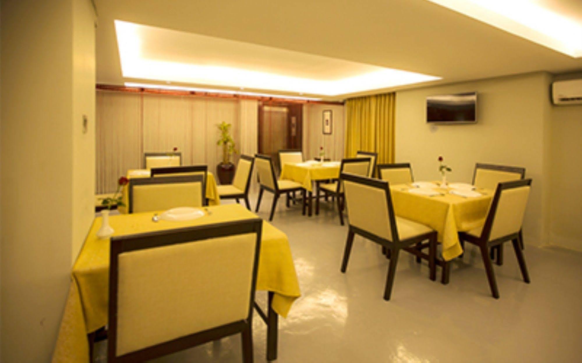 Shwe Pyi San Yar Hotel Yangon Exterior foto